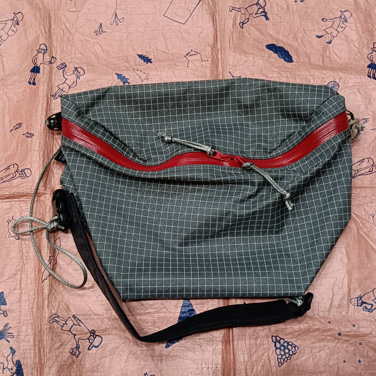 KHANPA LA PACK(お辞儀をしても揺れにくい、体にフィットするサコッシュ)【WANDERLUST EQUIPMENT】