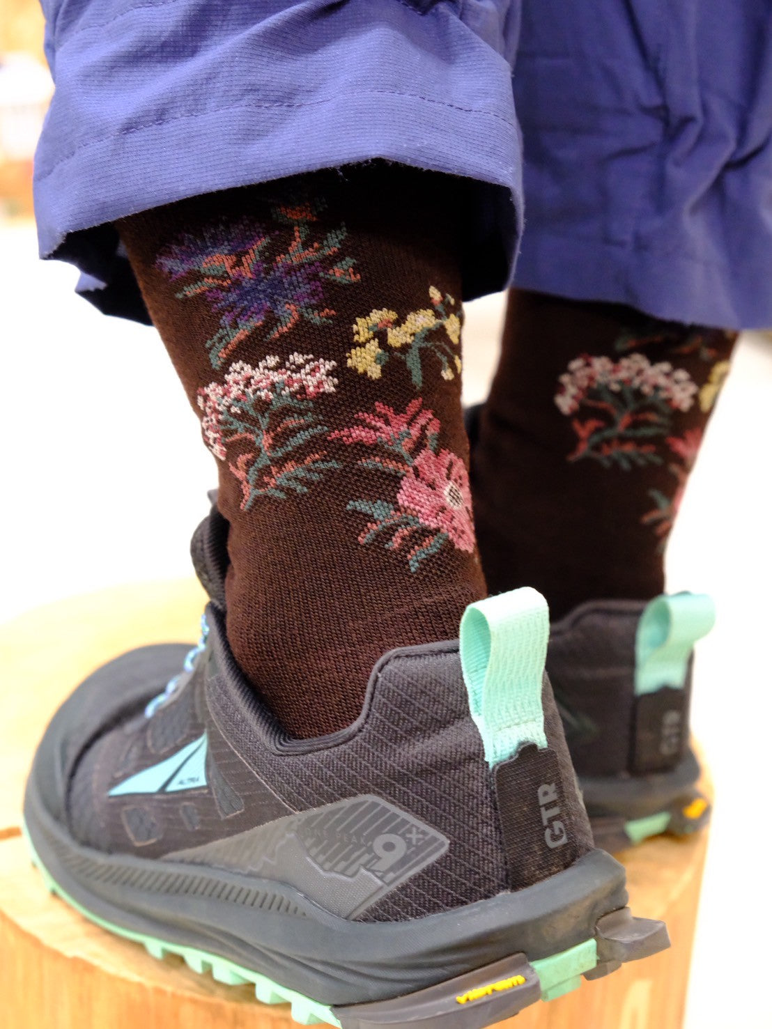 高山植物図鑑(耐久性◎/お花の刺繍が可愛いメリノウールソックス)【laceflowersocks】