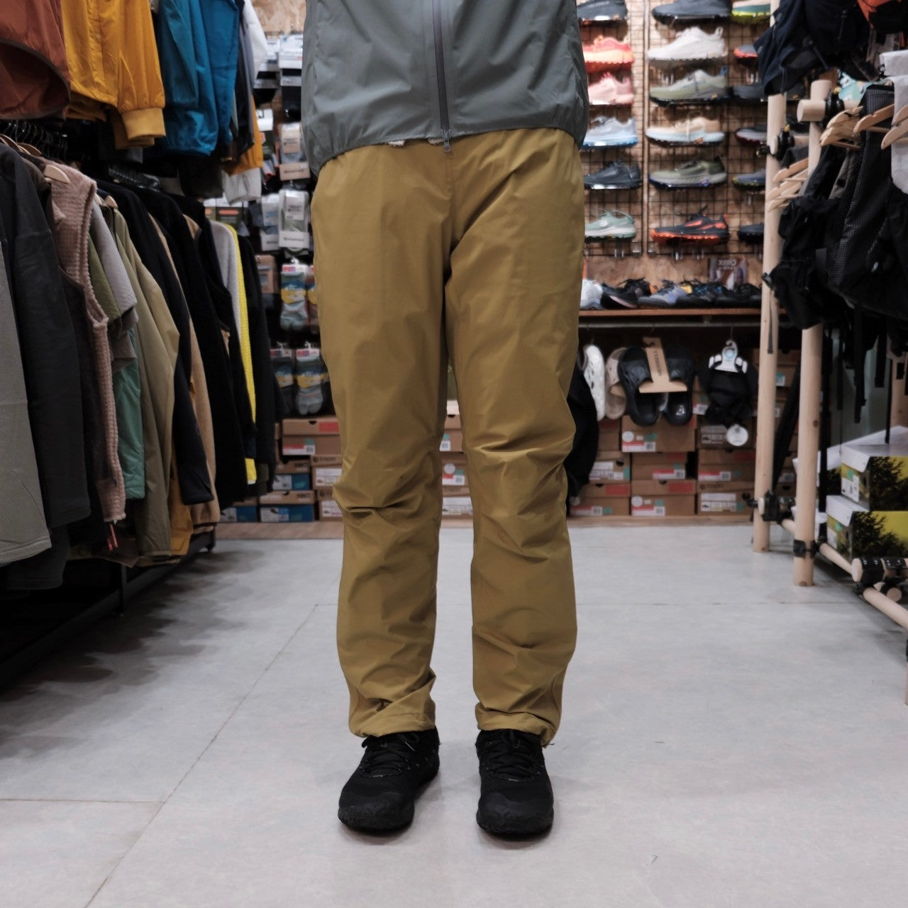 Feather Rain Pant(高耐摩耗性・軽量・Unisex)【Teton Bros.】