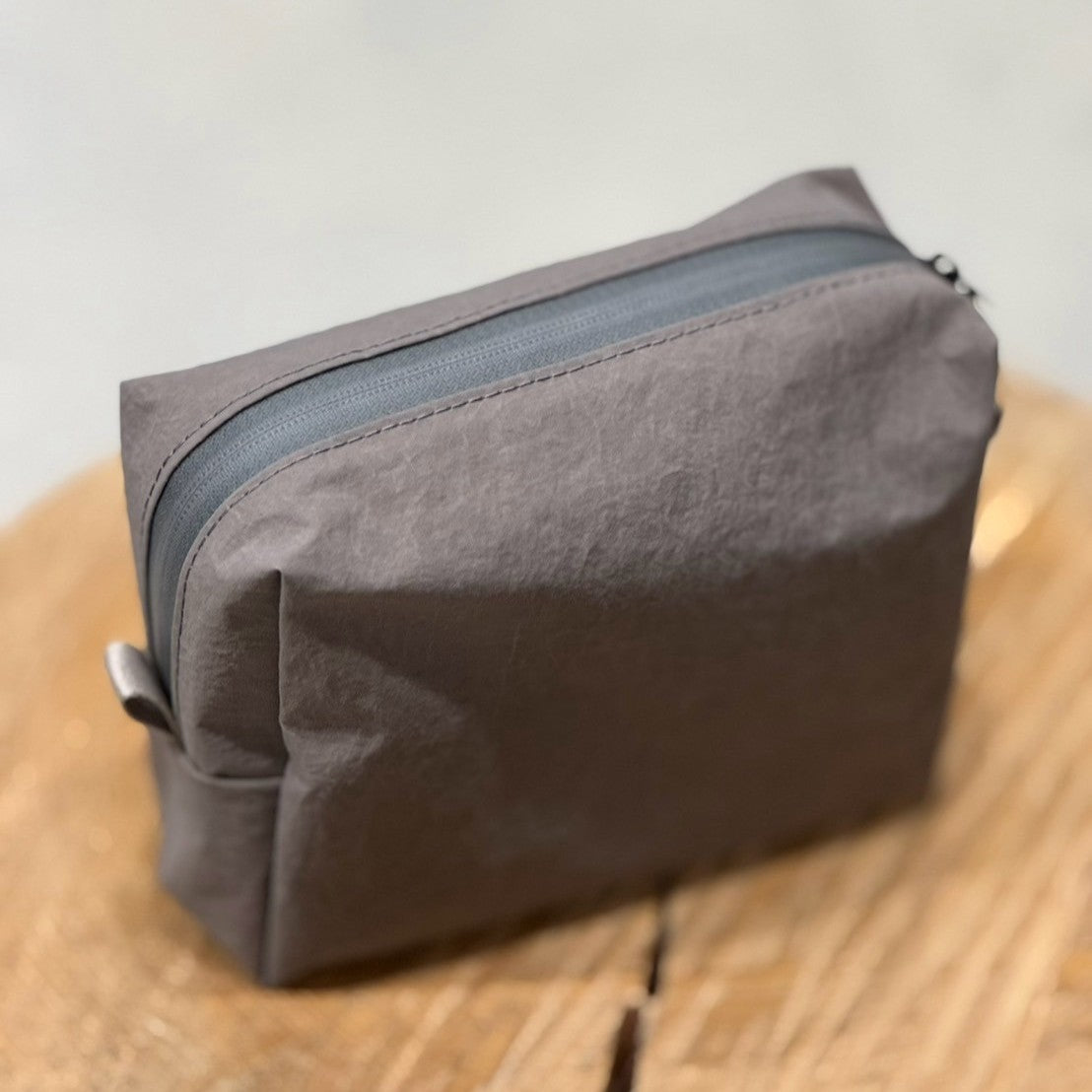 midi pouch(KONBUで作られた軽量・自立ポーチ)【Shelt】