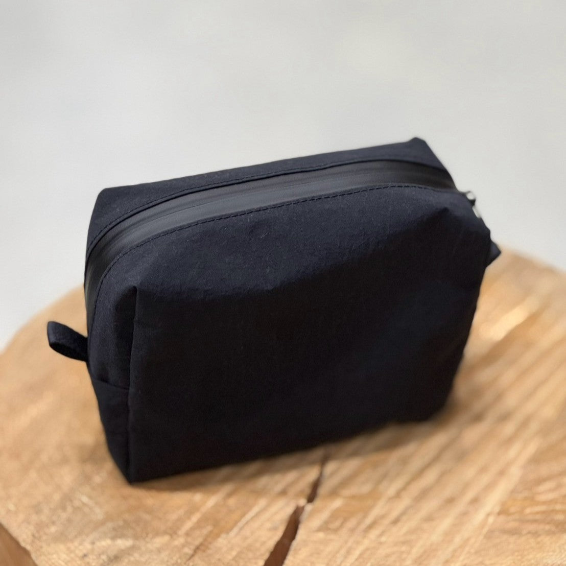 midi pouch(KONBUで作られた軽量・自立ポーチ)【Shelt】