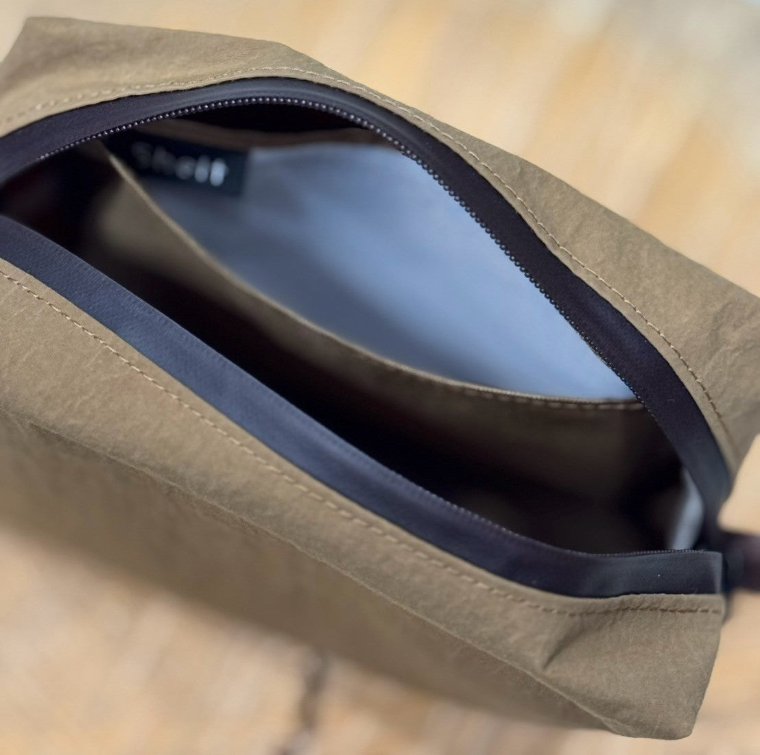 midi pouch(KONBUで作られた軽量・自立ポーチ)【Shelt】