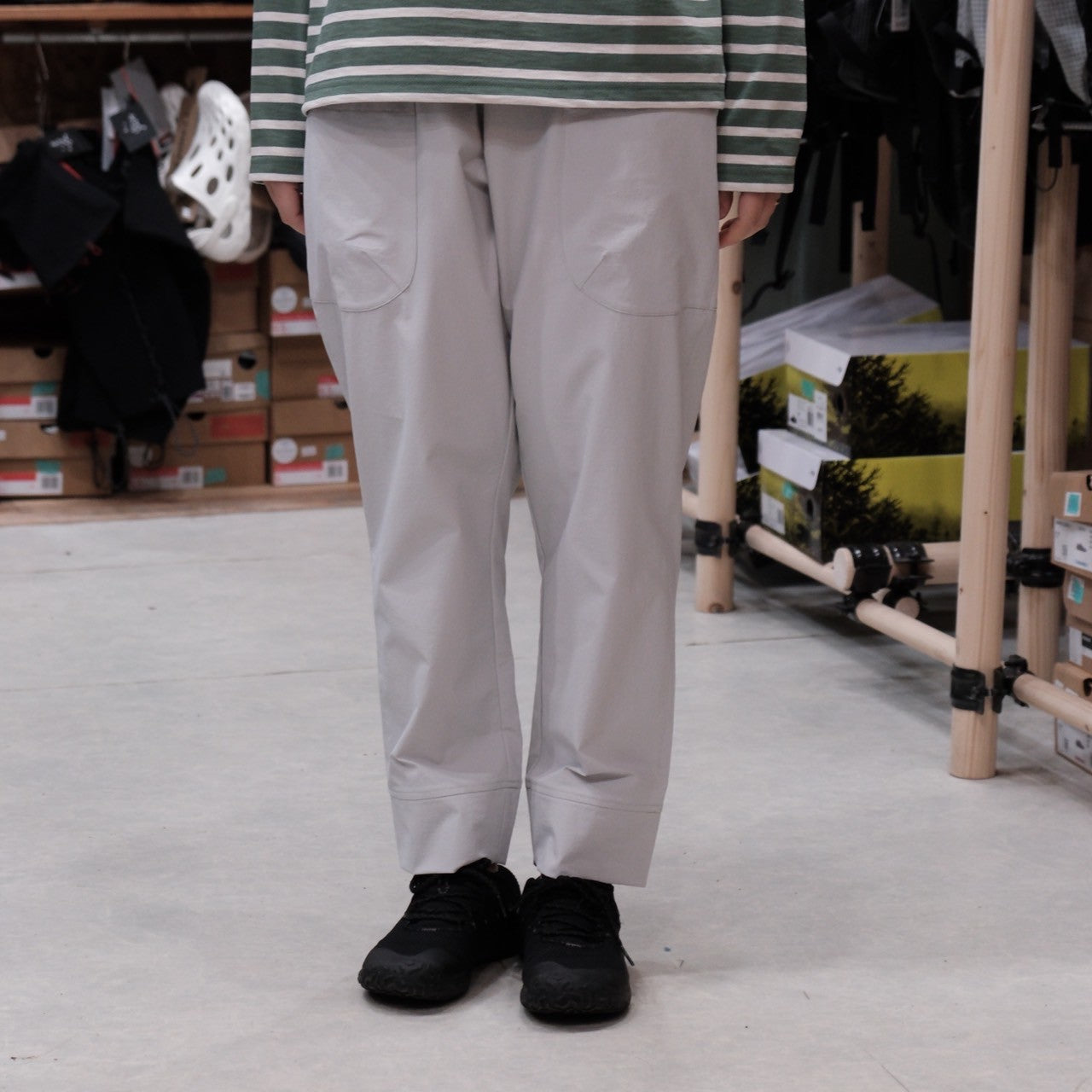 ダブルフェイスのソフトシェルパンツ(防風性◎程よい厚さのストレッチパンツ)【AXESQUIN ELEMENTS】