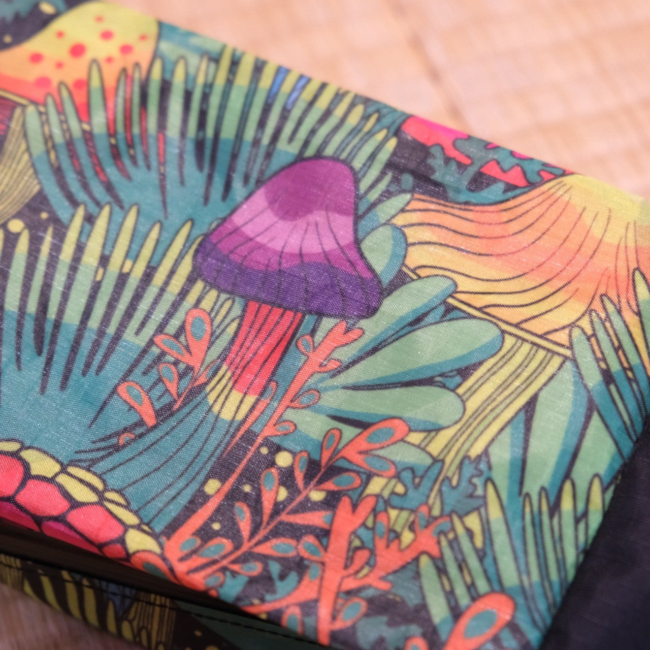 PRINTED DYNEEMA FEATHER WEIGHT FANNYPACK(ウエストベルトにもなる完全防水ポーチ)【LiteAF】