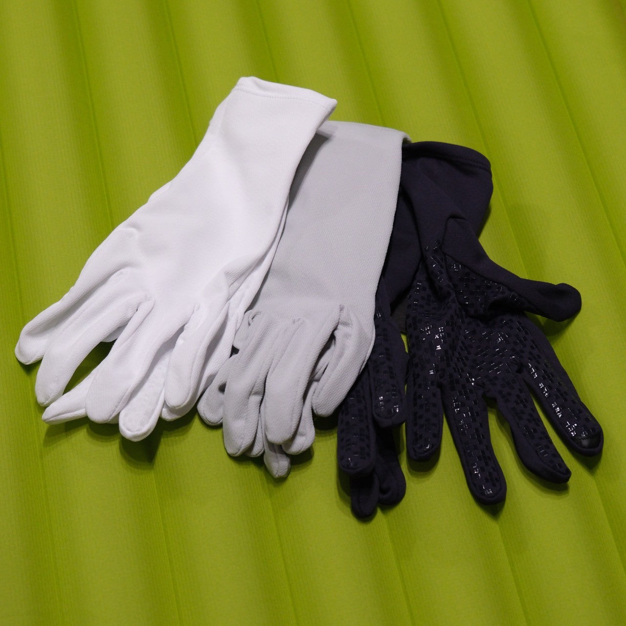 Sunproof  Glove(手の日除けにUPF50+/滑り止め付)【AXESQUIN】