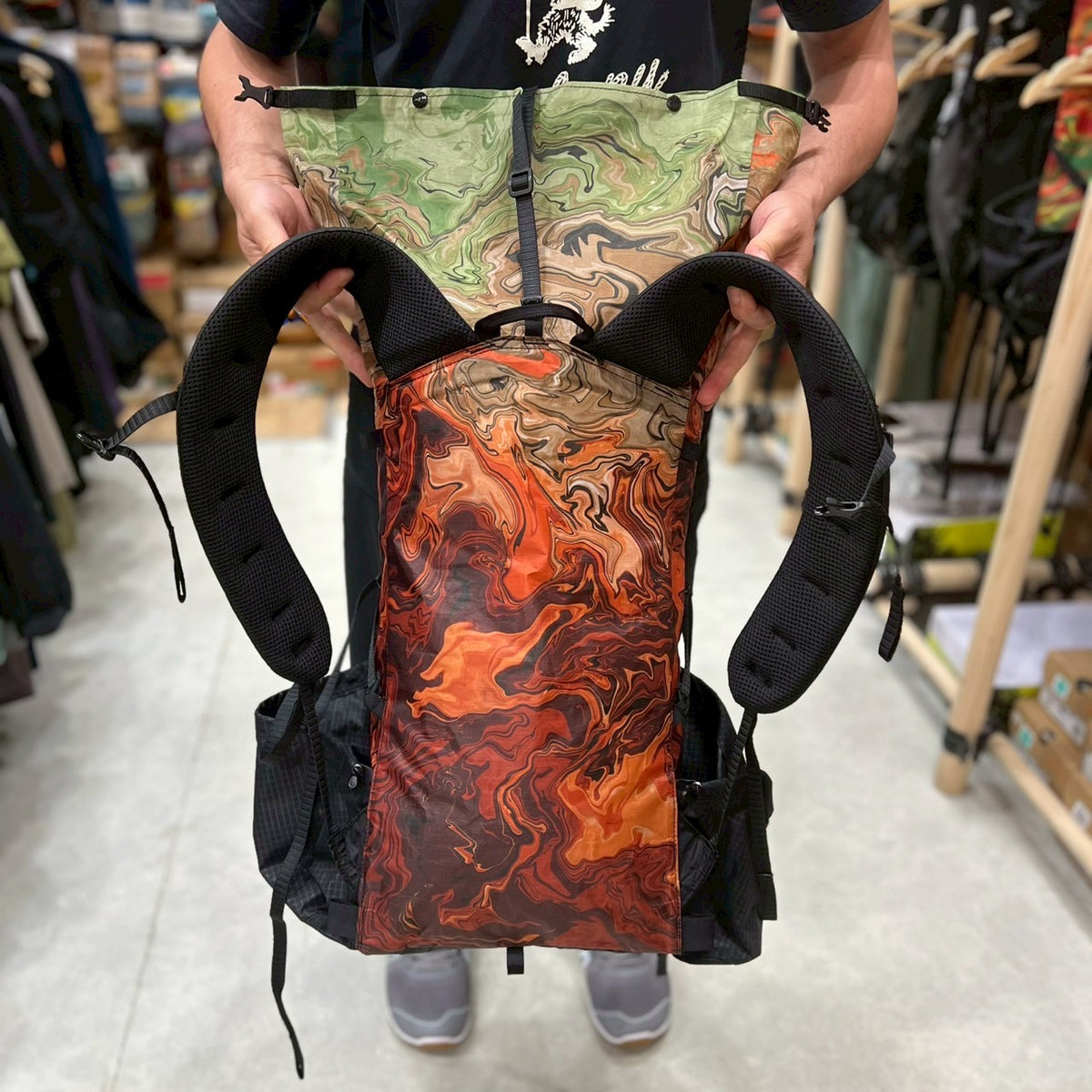 PRINTED DYNEEMA 20L CURVE FRAMELESS(防水/軽量/耐久性◎/ダイニーマフレームレスバックパック)【LiteAF】