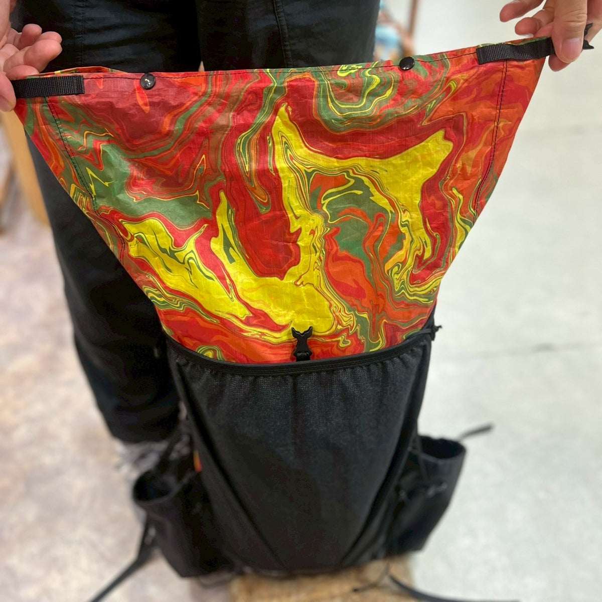 PRINTED DYNEEMA 20L CURVE FRAMELESS(防水/軽量/耐久性◎/ダイニーマフレームレスバックパック)【LiteAF】