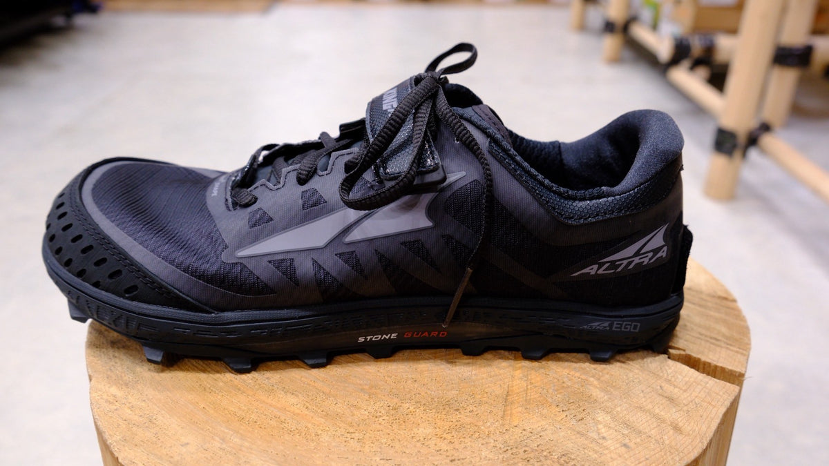 KING MT 2 M(水抜け抜群、岩場で安定)【ALTRA】