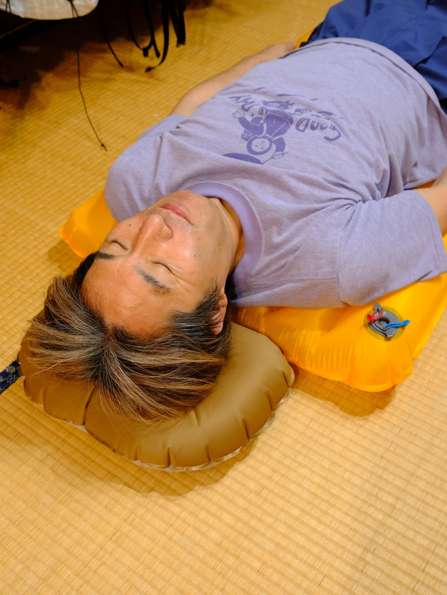 Hood Pillow Lite(頭にフィットするエアーピロー)【KIVA OUTDOORS】