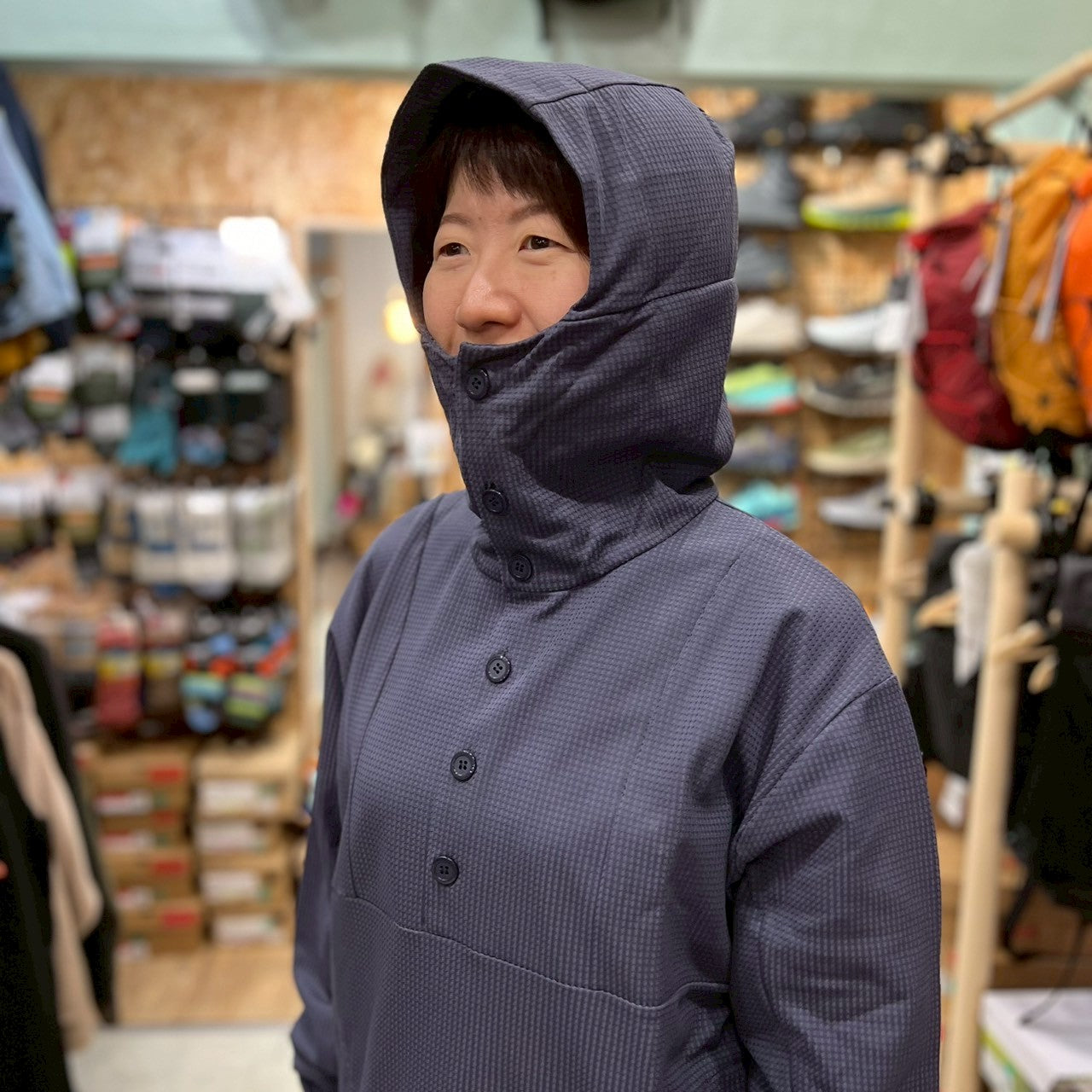 DOUBLECELL PARKA(季節の変わり目の行動着にちょうどいい/フード付きプルオーバー)【STATIC】