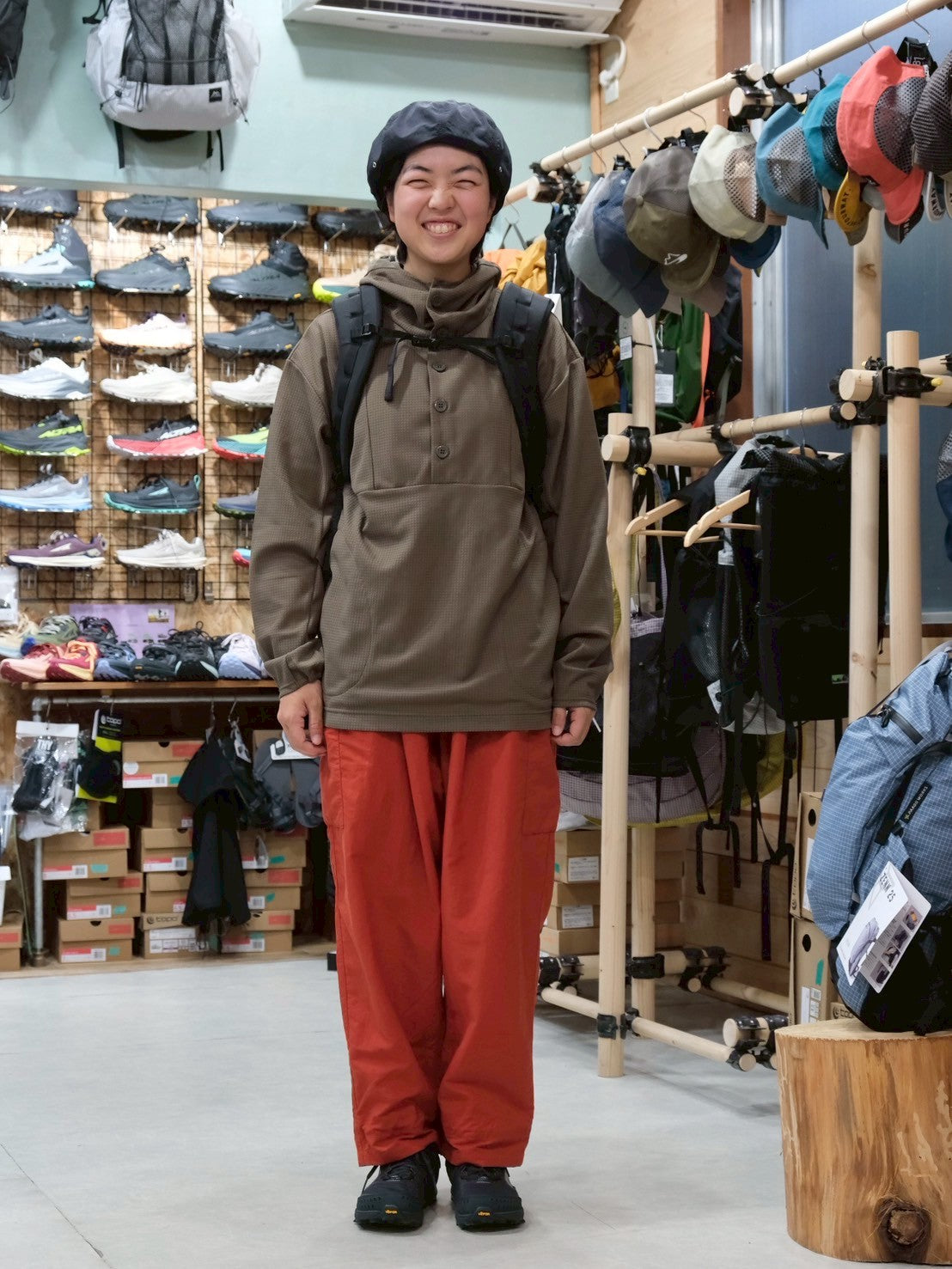 オテンバパンツ(ワイドで裾が絞れる中厚手のパンツ)【SANKAKU STAND × 凌】