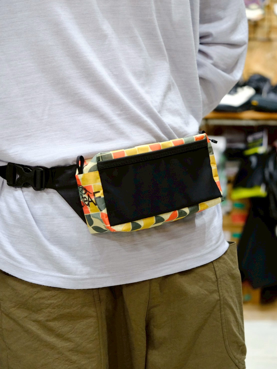 PRINTED DYNEEMA FEATHER WEIGHT FANNYPACK(ウエストベルトにもなる完全防水ポーチ)【LiteAF】