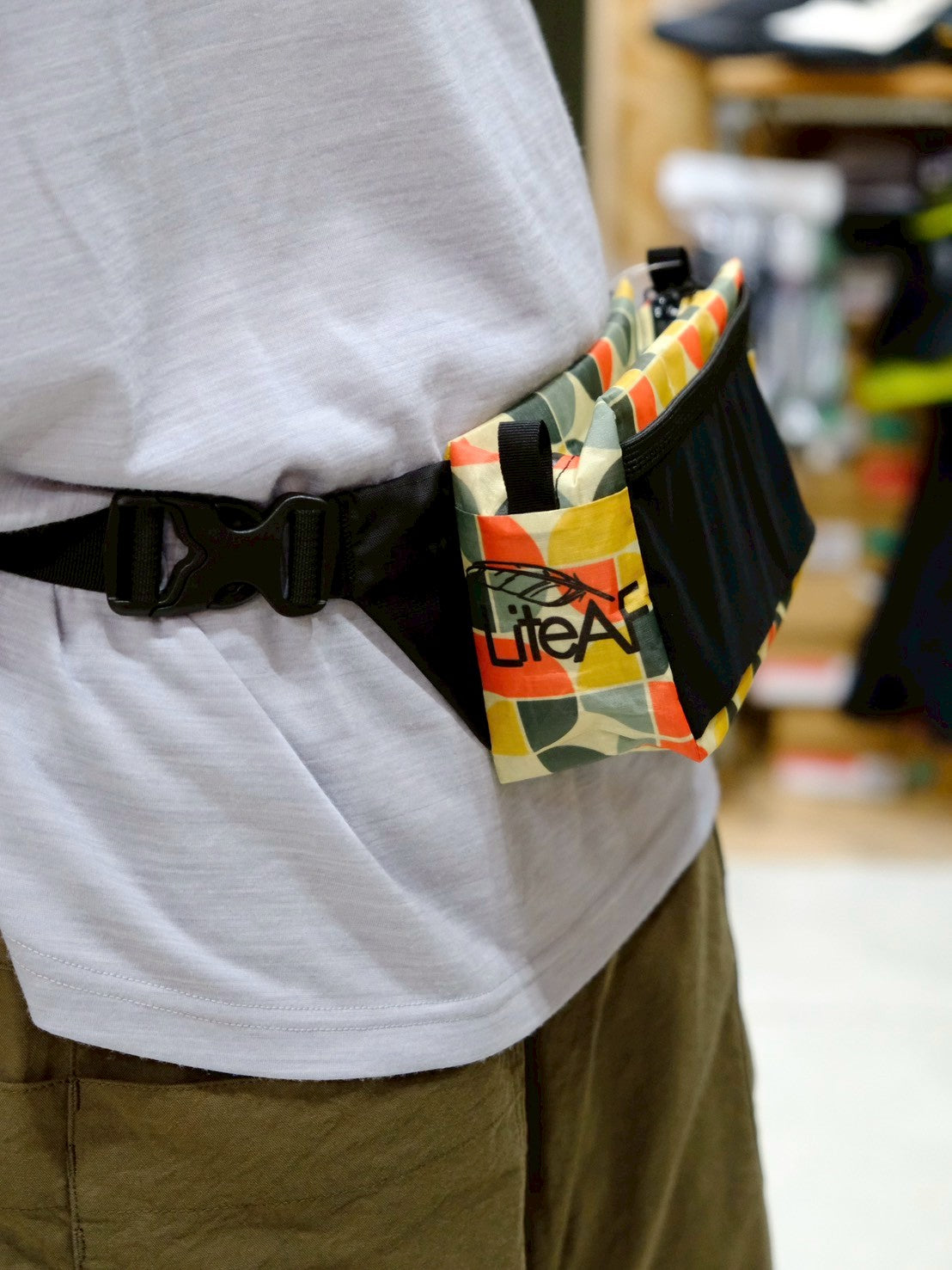 PRINTED DYNEEMA FEATHER WEIGHT FANNYPACK(ウエストベルトにもなる完全防水ポーチ)【LiteAF】