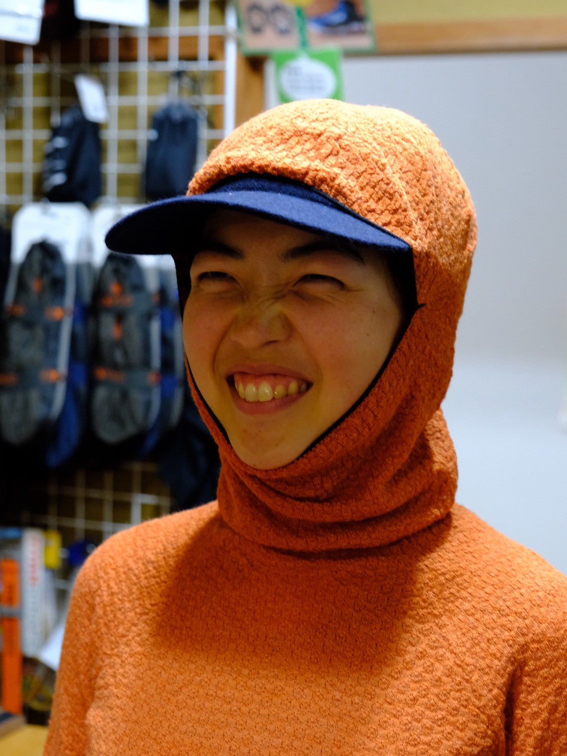 WUNDERWEAR シームレスフーディー(メリノ70% / ポリ30%のバラクラバフード付きウェア)【BRING】