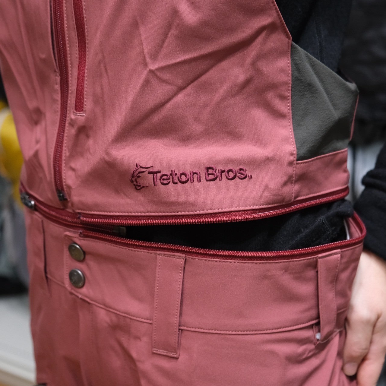 WS TB Pant(ハードシェルパンツ/取り外し可能なビブタイプ)【Teton Bros.】 ★旧製品の為、30%OFF