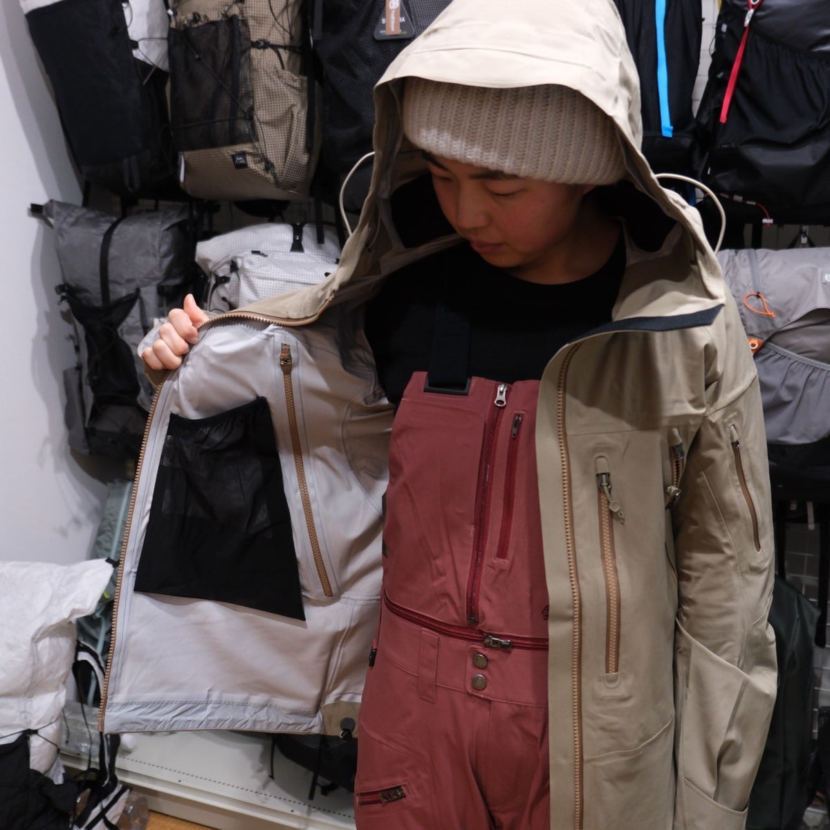 TB Pant W's(ハードシェルパンツ/取り外し可能なビブタイプ)【Teton Bros.】