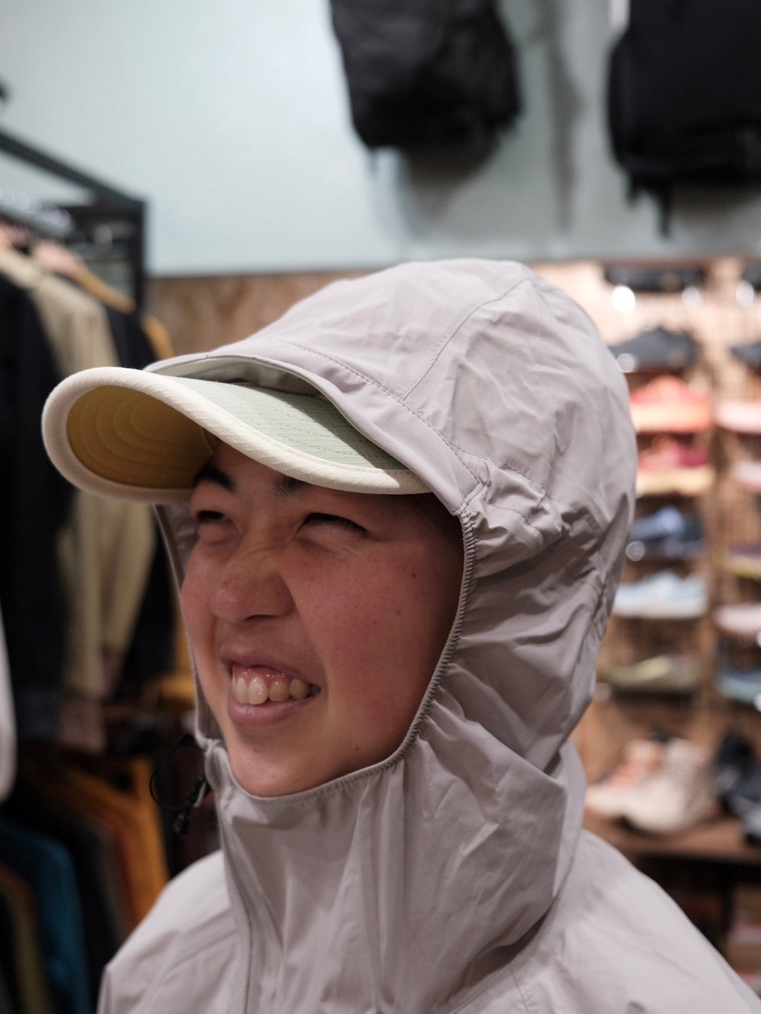 UP-SWING Rain Hoody(トレランザックの上から着れる軽量レインジャケット)【milestone】