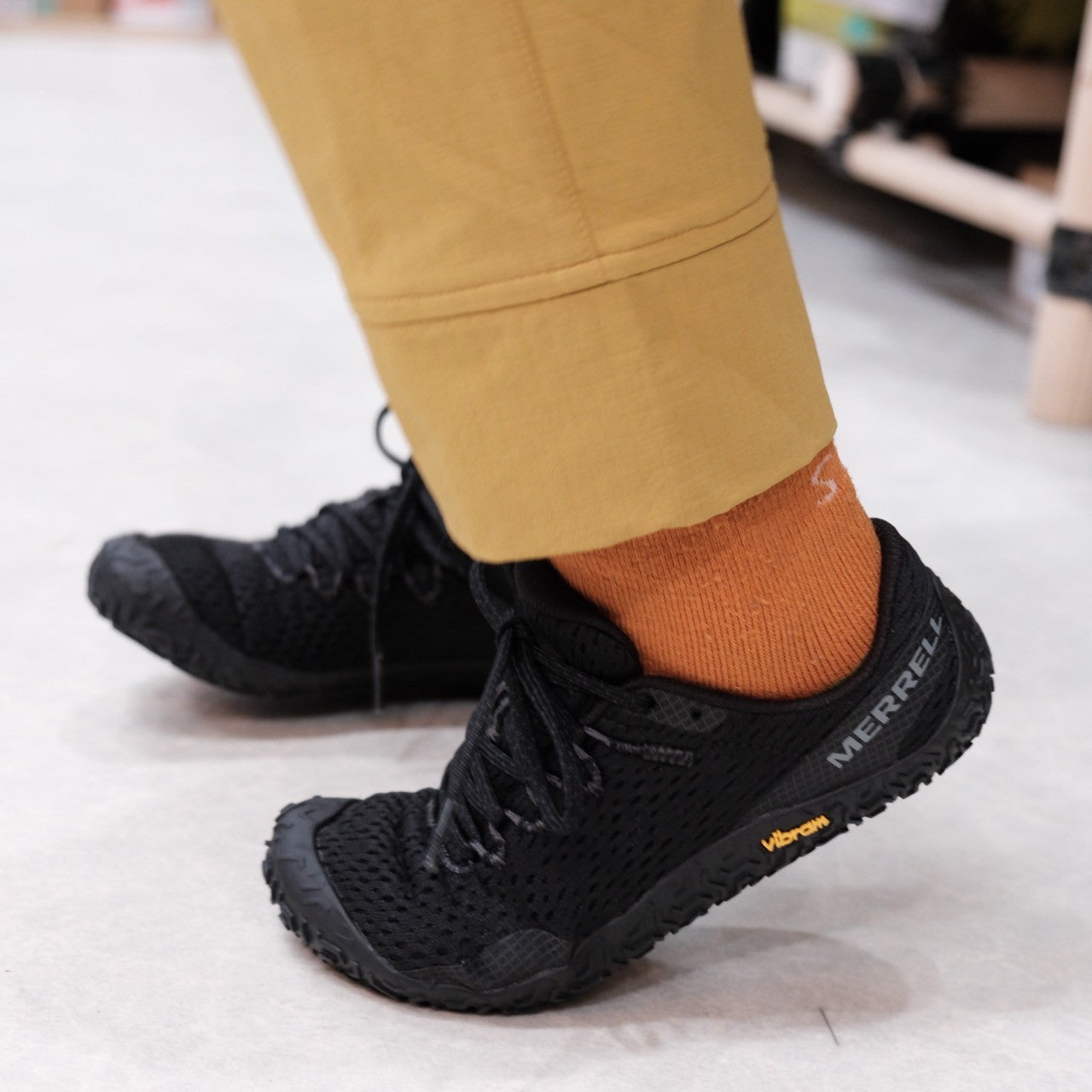 VAPOR GLOVE 6 Men's(ベアフットシューズ / ソール6mm厚)【MERRELL】