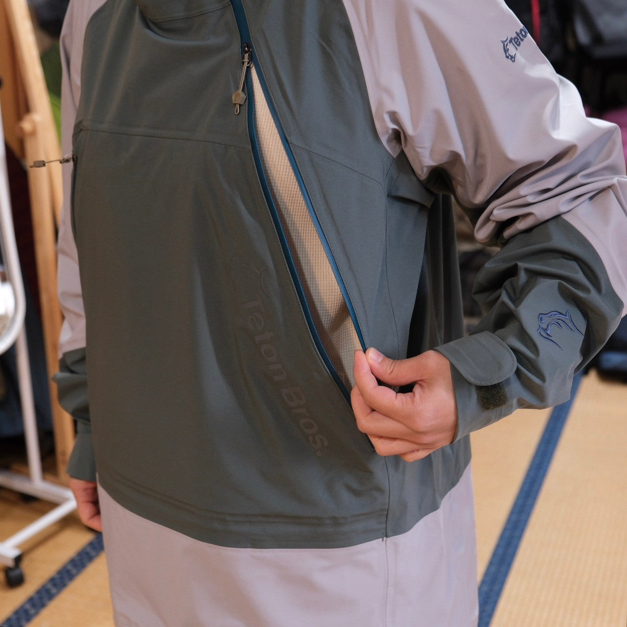 Tsurugi Jacket LTD(極限に蒸れにくい/しなやかなハードシェル)【Teton Bros.】