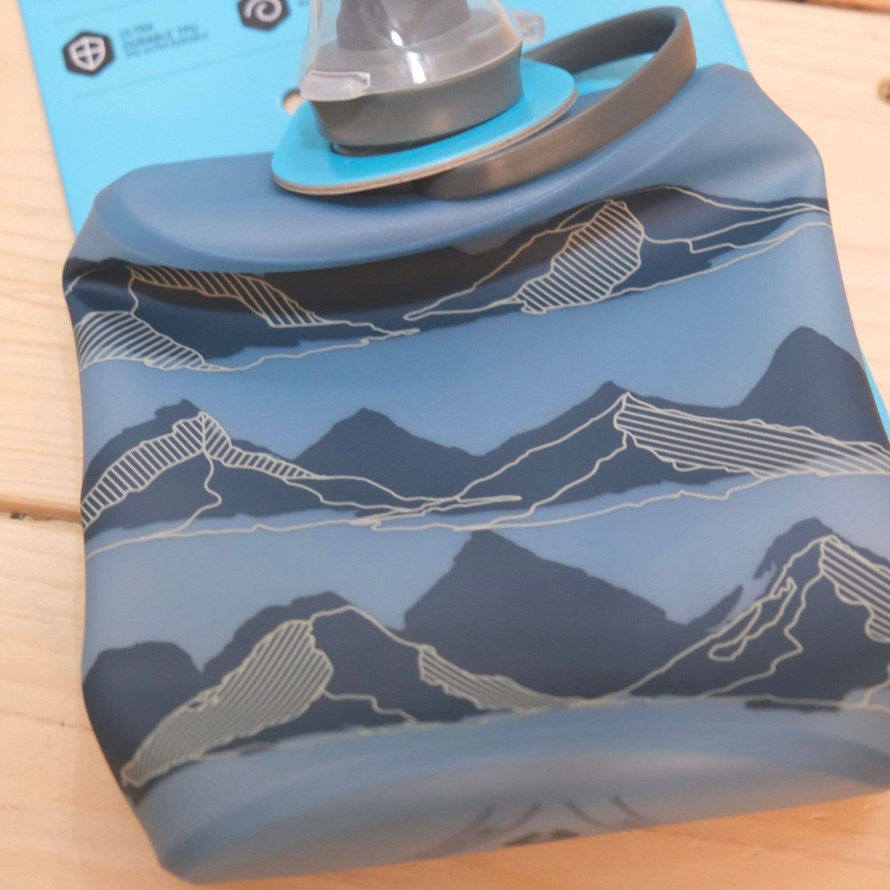 ストウボトル マウンテン STOW FLEXIBLE BOTTLE(バックパックのサイドポケットに入れやすいソフトボトル)【HydraPak】