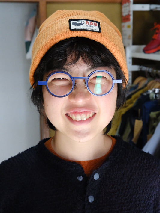 Essential Beanie(ポリエステル100%/レトロなロゴ付きニット帽)【Rab】