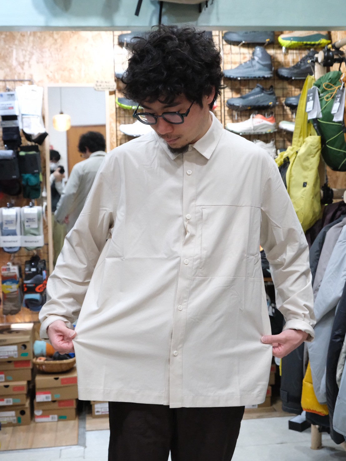 HOUDINI ホワイト 長袖シャツ ポケット付き Ms Symbio Field Shirt【HOUDINI】 – SANKAKU STAND