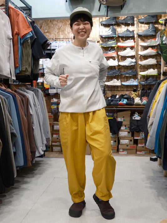 オテンバパンツ2026(ワイドで裾が絞れる中厚手のパンツ)【SANKAKU STAND × AXESQUIN】