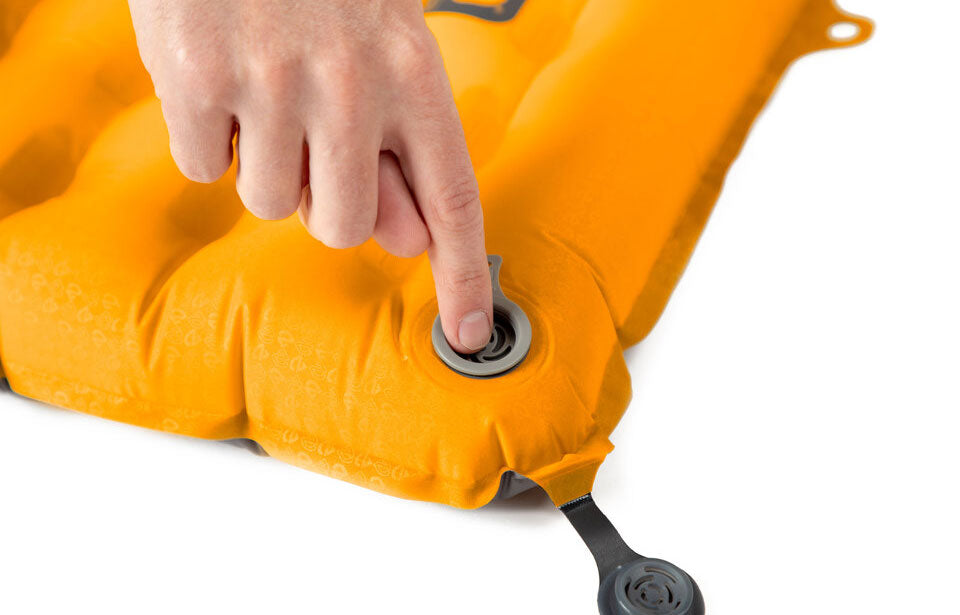 TENSOR™INSULATED REGULAR WIDE RECTANGULAR(R値4.2/無雪期登山用)【NEMO】