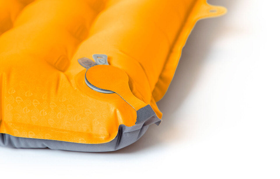 TENSOR™INSULATED REGULAR WIDE RECTANGULAR(R値4.2/無雪期登山用)【NEMO】