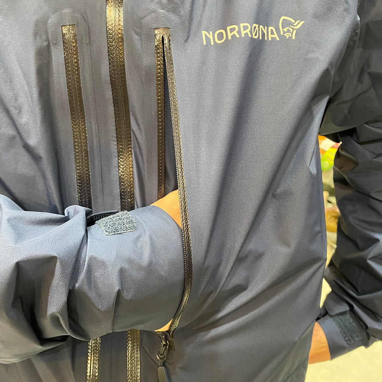 FALKETIND GORE PACLITE JACKET MENS(GORE-TEX/軽量258g/多機能レインジャケット)【NORRONA】
