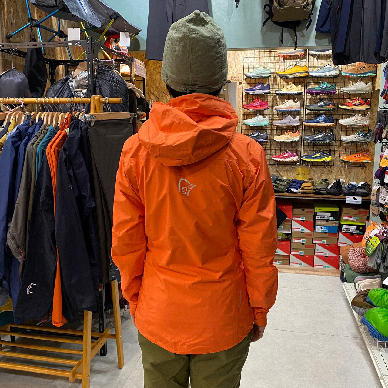 FALKETIND GORE PACLITE JACKET WOMENS(GORE-TEX/軽量222g/多機能レインジャケット)【NORRONA】
