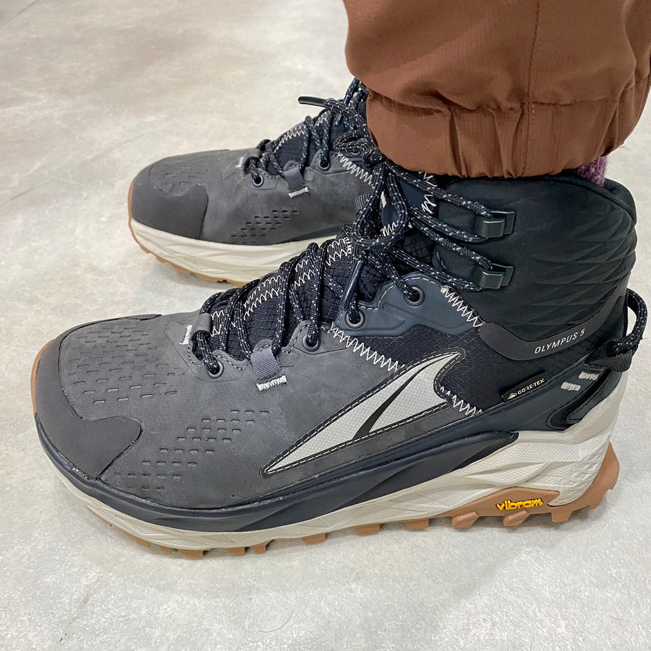 OLYMPUS 5 HIKE MID GTX M'S(完全防水ミドルカット)【ALTRA】★旧モデルの為20%OFF