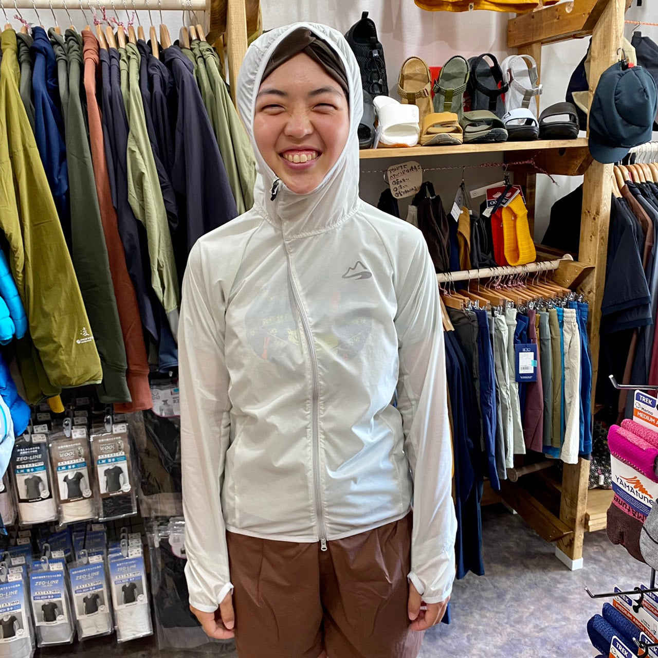 Onion Hoody(ベンチレーション付きの斜めジッパーのウインドシェル)【milestone】