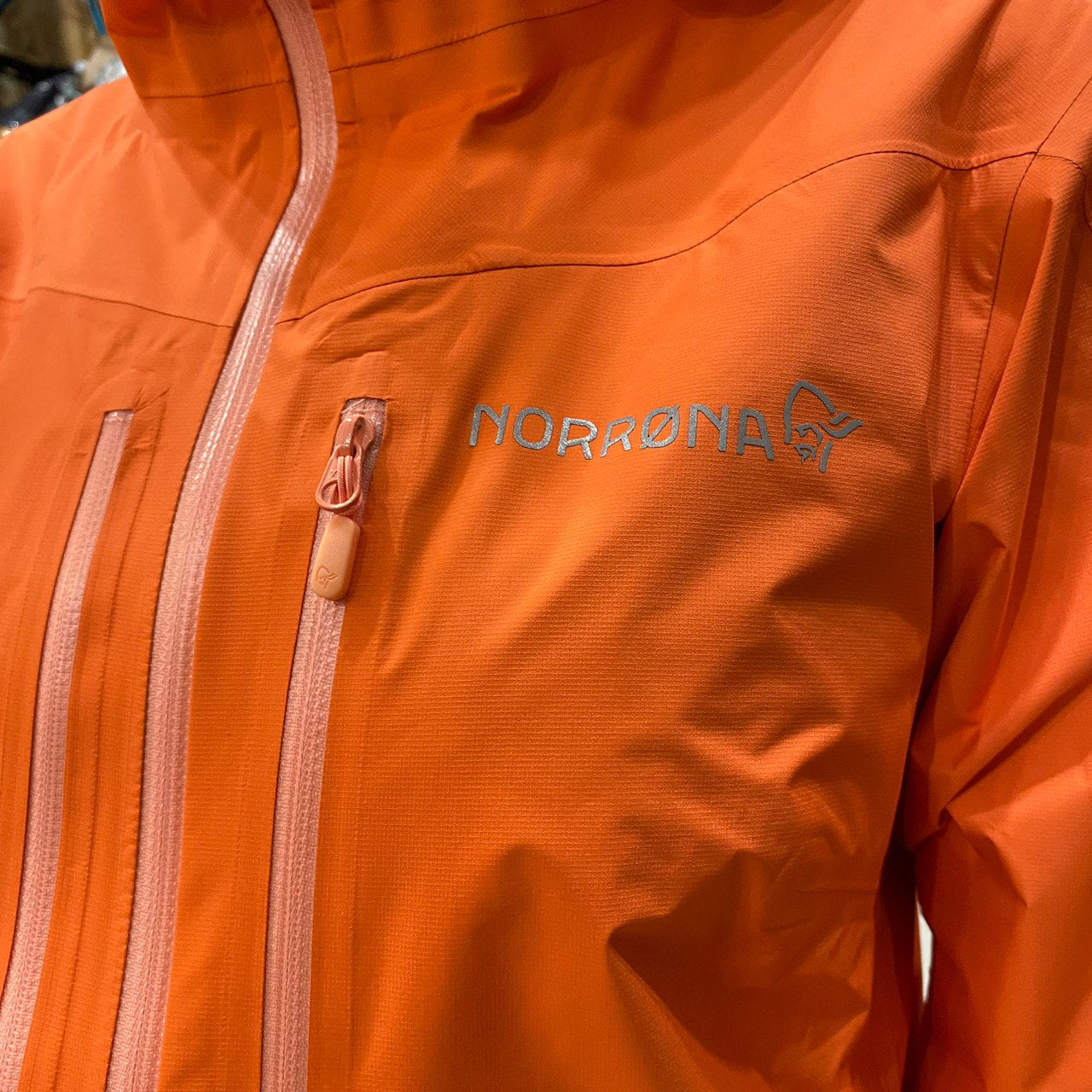 FALKETIND GORE PACLITE JACKET WOMENS(GORE-TEX/軽量222g/多機能レインジャケット)【NORRONA】