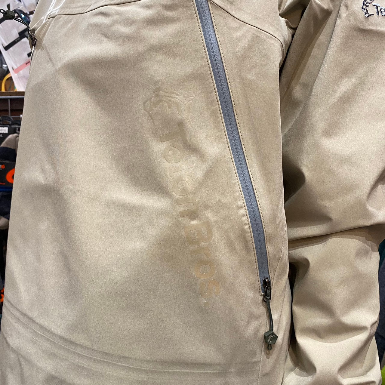 WS Lady Bug Jacket ハードシェル(通気性/軽量/ストレッチ)【Teton Bros.】 ★旧製品の為、30%OFF