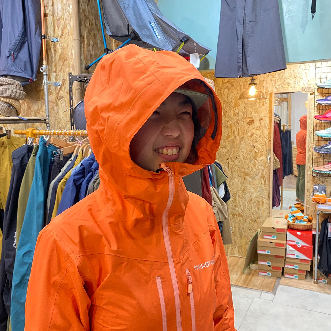 FALKETIND GORE PACLITE JACKET WOMENS(GORE-TEX/軽量222g/多機能レインジャケット)【NORRONA】
