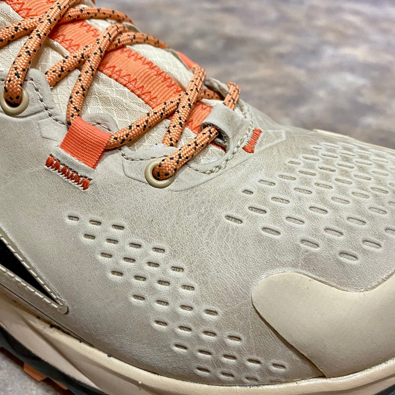 OLYMPUS 5 HIKE MID GTX W'S (完全防水ミドルカット)【ALTRA】★旧モデルの為20%OFF