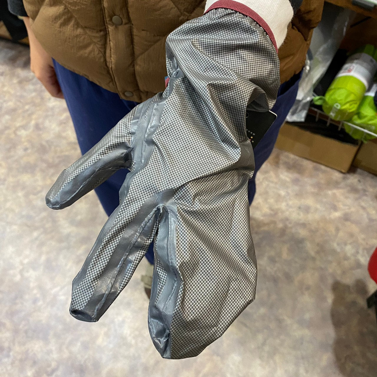 W2P Light Shell Trigger Mitten(防水/超軽量)【AXESQUIN】