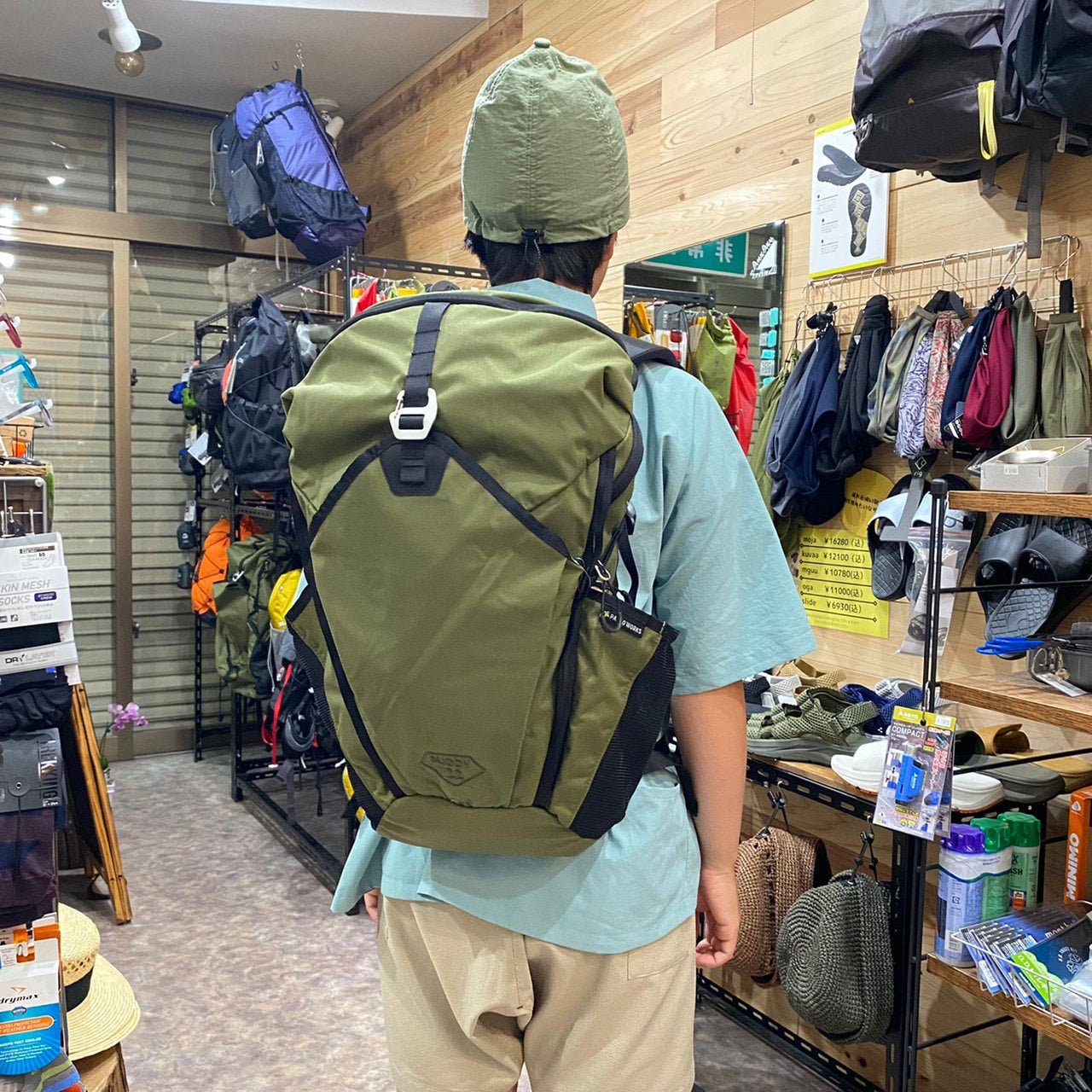 BUDDY 22(日帰り登山・山小屋泊におすすめ)【PAAGO WORKS】