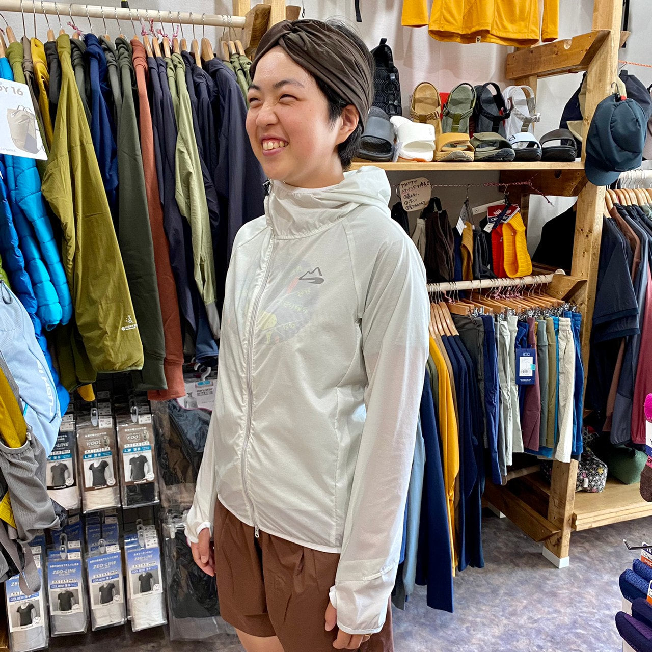 Onion Hoody(ベンチレーション付きの斜めジッパーのウインドシェル)【milestone】