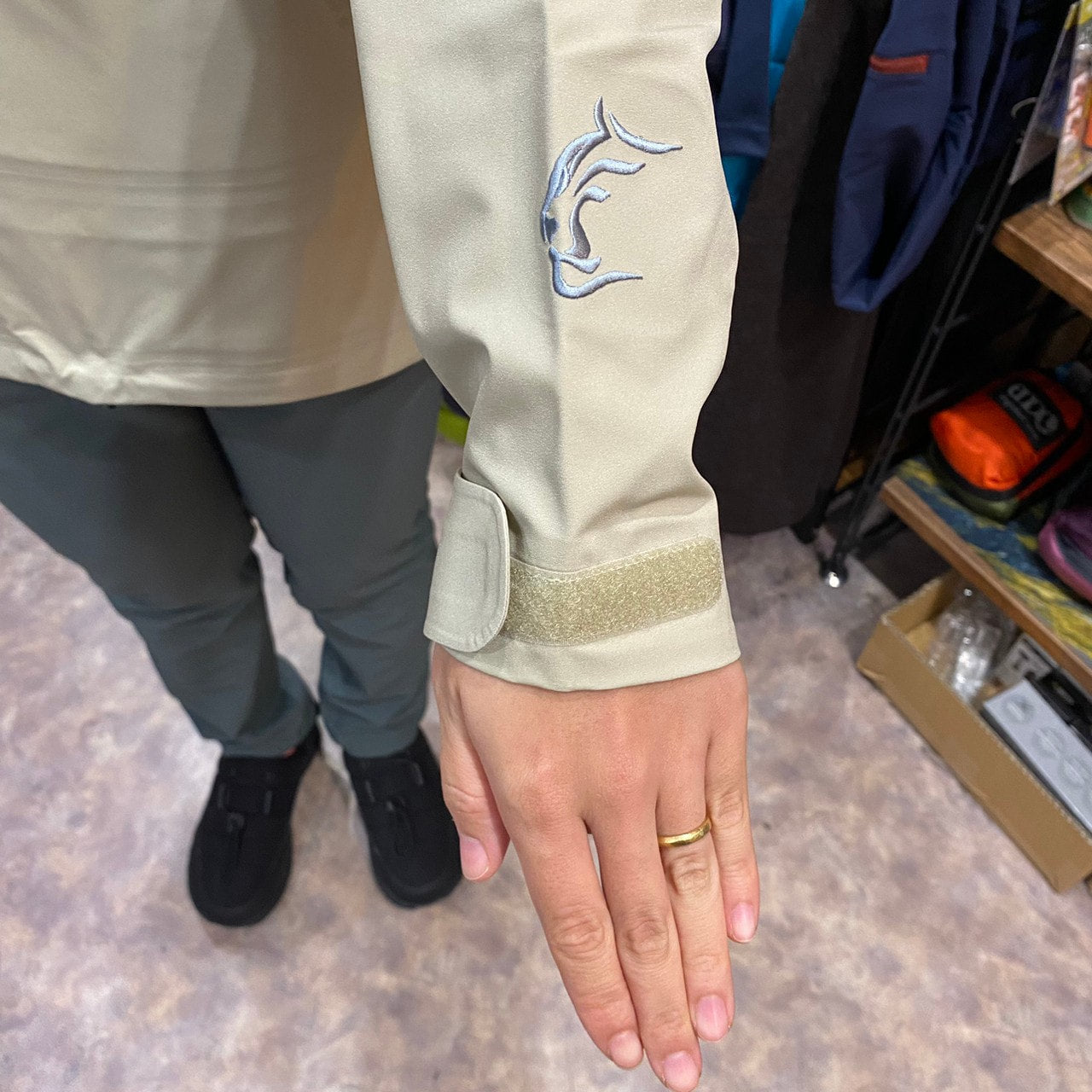 WS Lady Bug Jacket ハードシェル(通気性/軽量/ストレッチ)【Teton Bros.】 ★旧製品の為、30%OFF