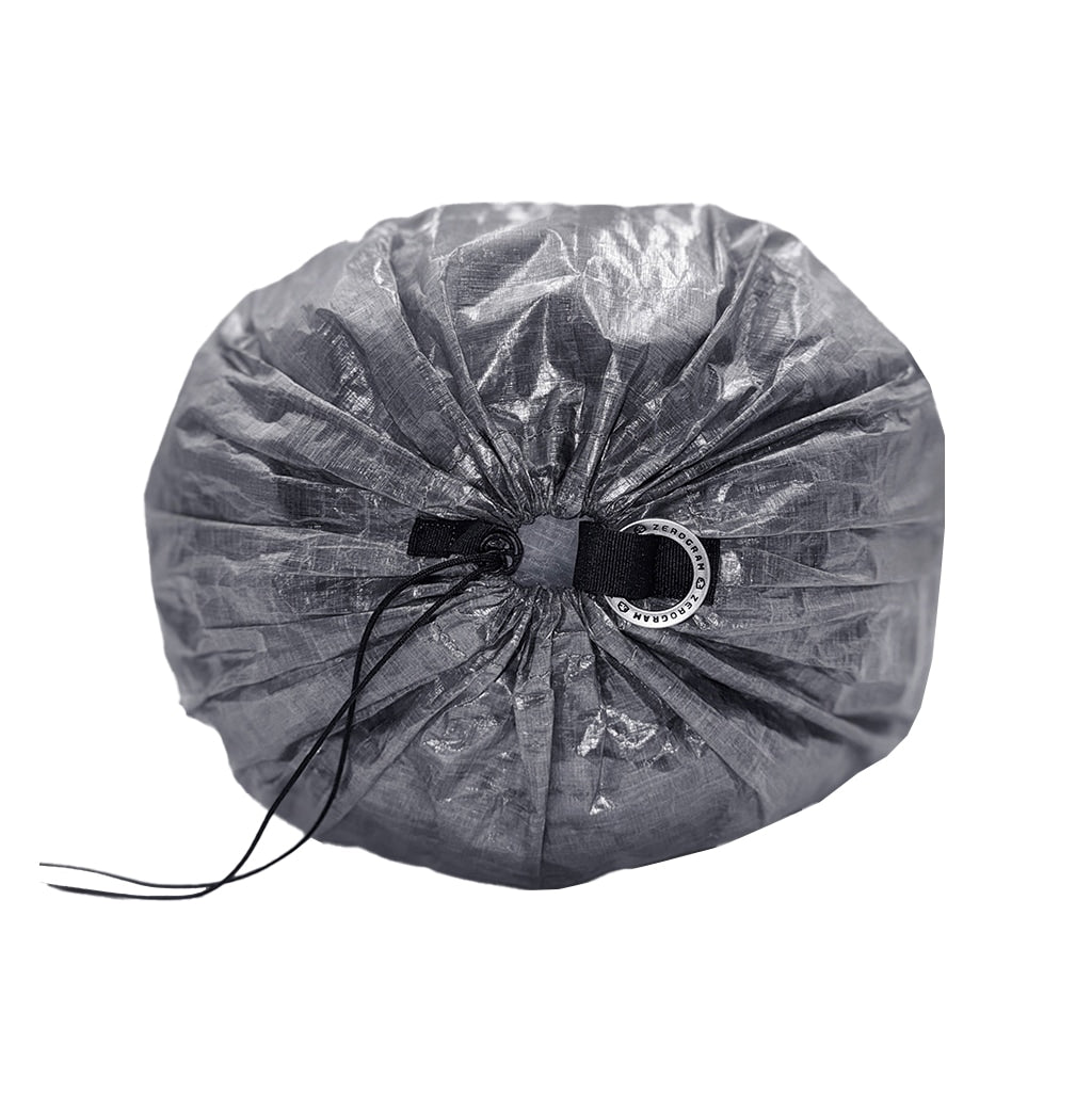 StuffSack 8L with Dyneema®（ダイニーマ素材のスタッフサック）【ZEROGRAM】
