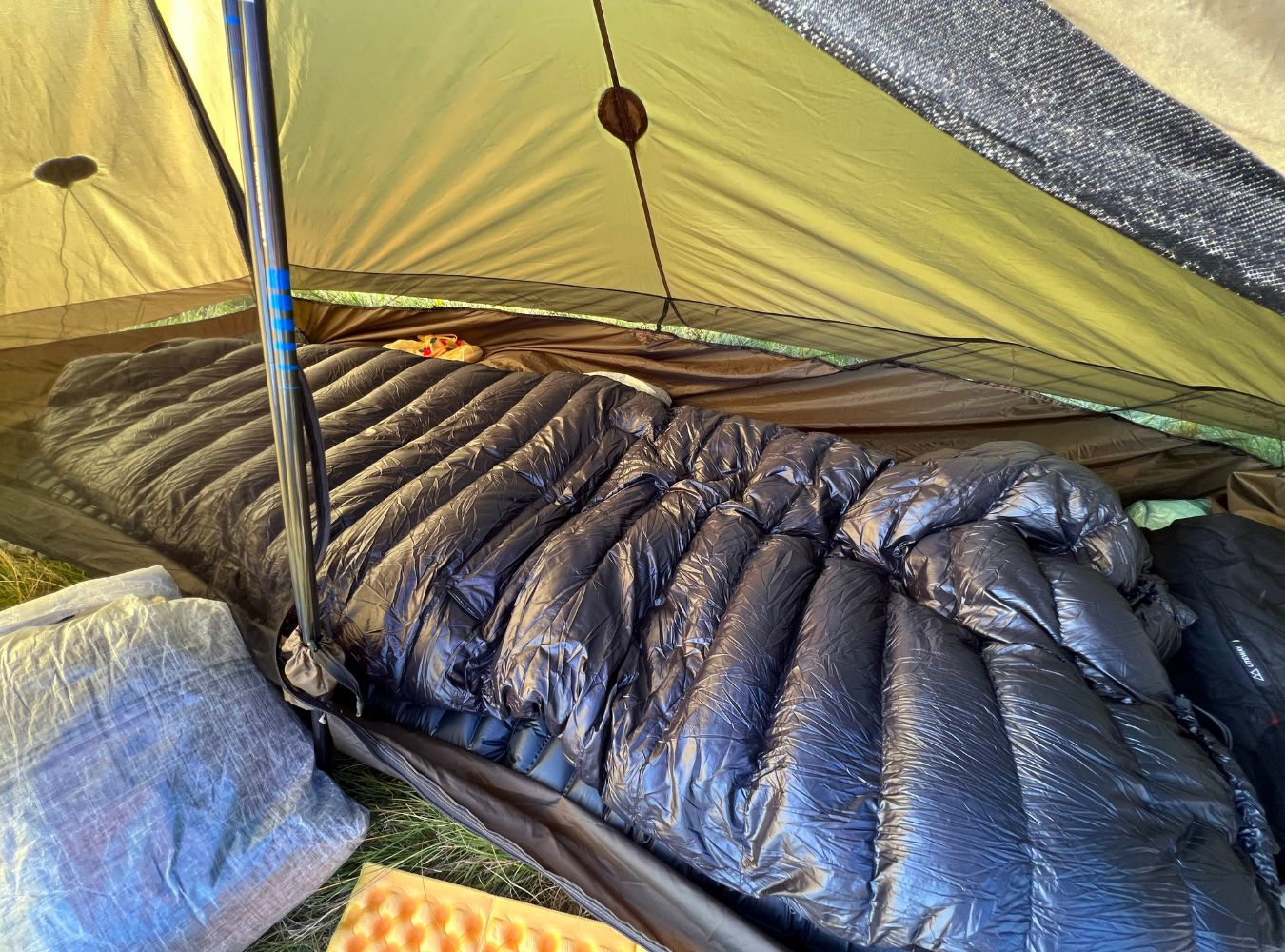 SLEEPER QUILT 870+ FP 10D(着れるキルト快適温度-2℃)【LITEWAY SLEEPER QUILT 870+ FP 10D(着れるキルト快適温度-2℃)【LITEWAY