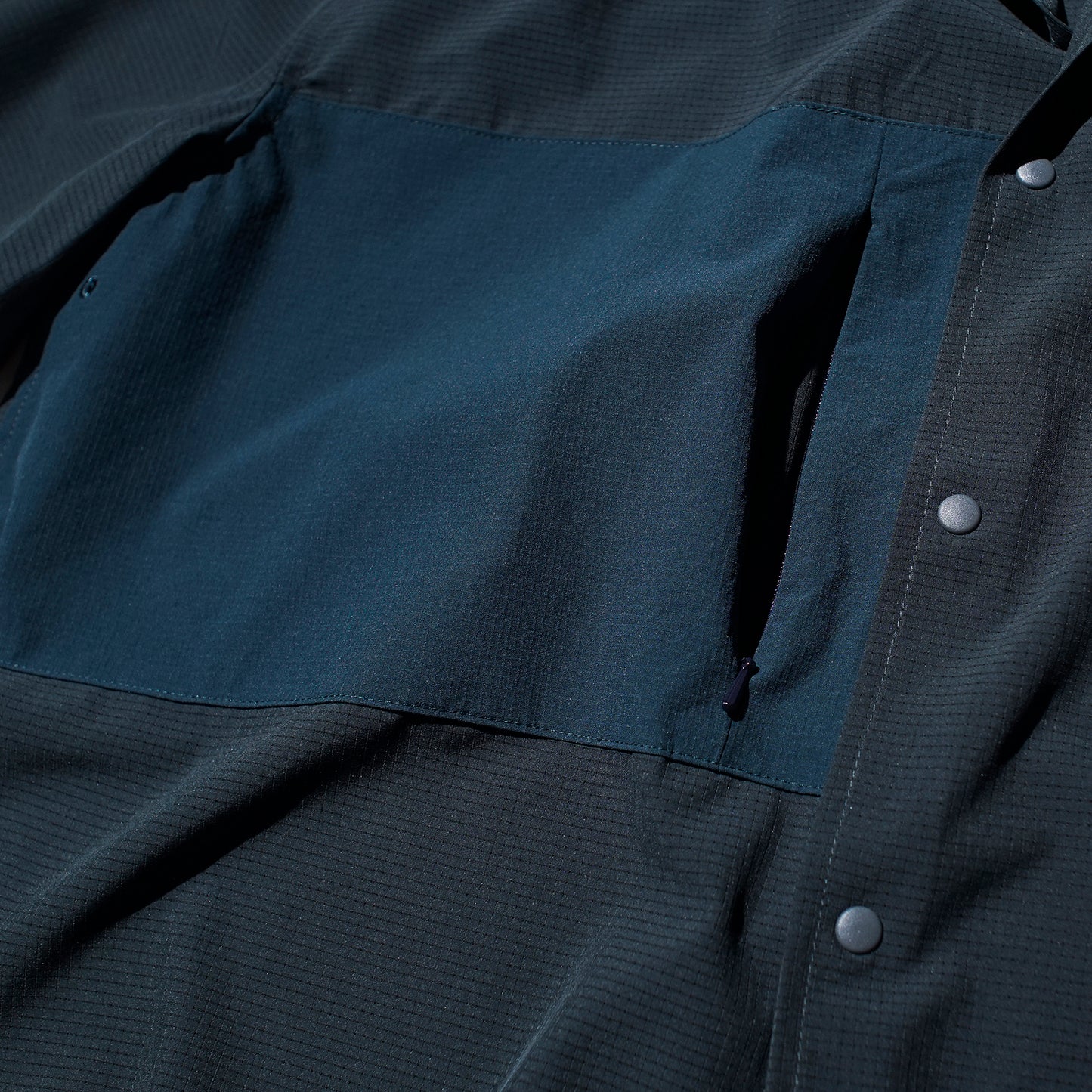 DAY & NIGHT SHORT SLEEVE SHIRT PMT031（しなやかにストレッチするウーブン素材の半袖シャツ）【PROJ.MT.】