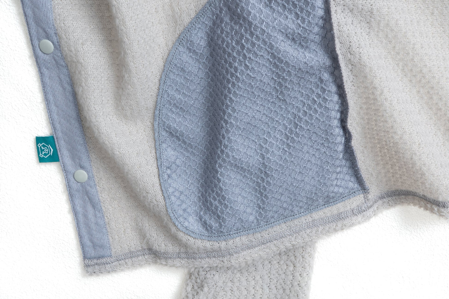 Double Side Cardigan（前後2WAY／背中だけ開放できる/アルファのカーディガン）【ULSUS】