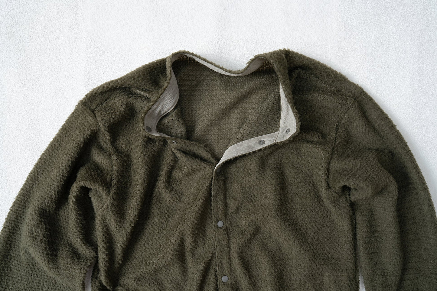 Double Side Cardigan（前後2WAY／背中だけ開放できる/アルファのカーディガン）【ULSUS】