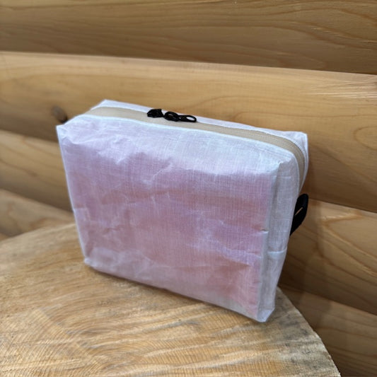 Midi Pouch／DCF（DCF素材の軽量・自立ポーチ）【Shelt】