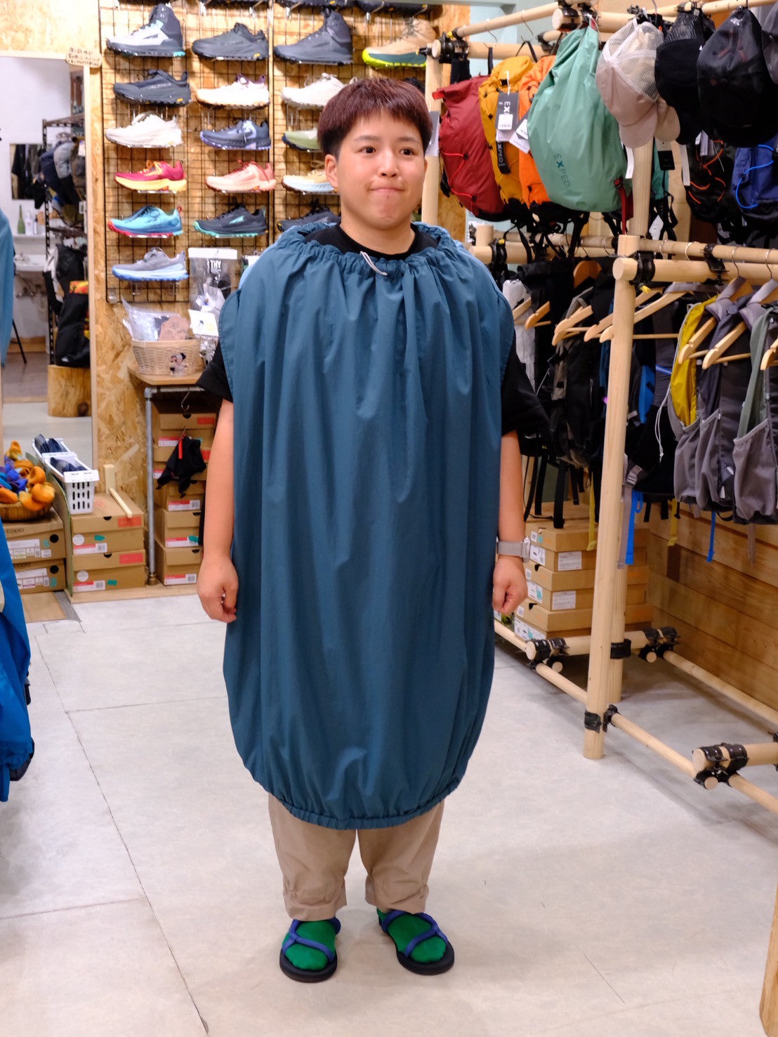 オクタのアグラスカート（あぐらをかけるマルチ防寒具）【SANKAKU STAND×AXESQUIN】