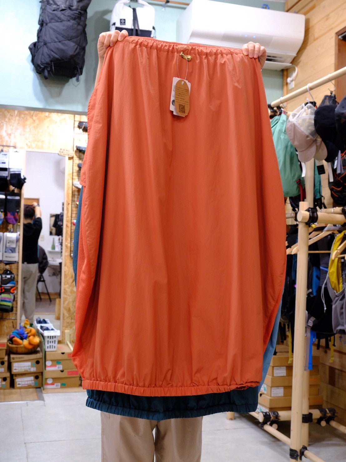 オクタのアグラスカート（あぐらをかけるマルチ防寒具）【SANKAKU STAND×AXESQUIN】