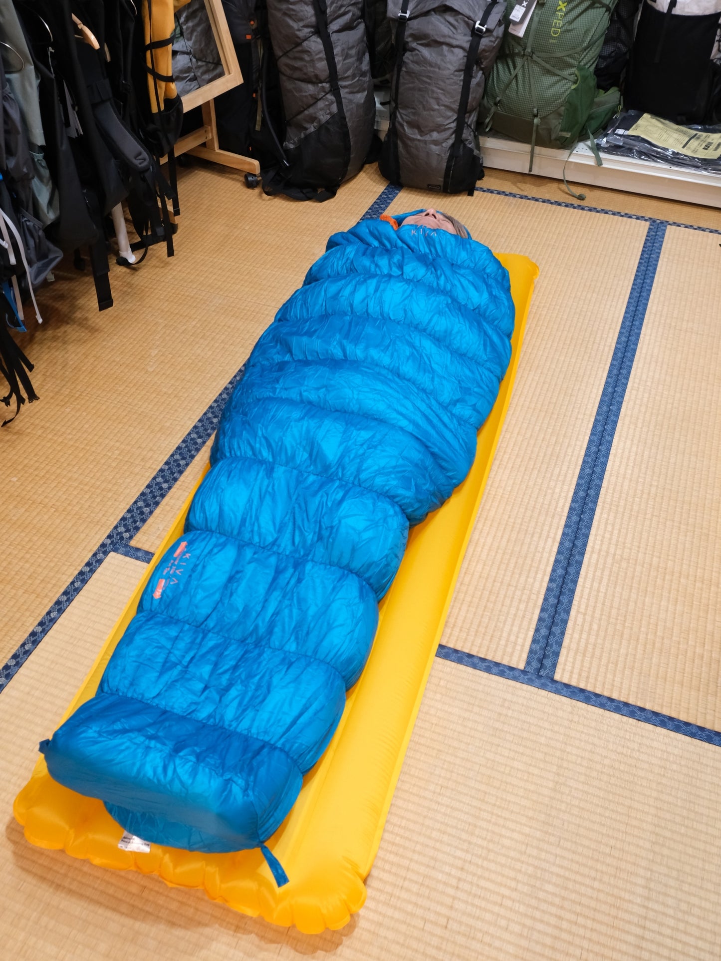 Explorer 100 Sleeping Bag（水濡れに強い‼軽量400g化繊綿シュラフ）【KIVA OUTDOORS】